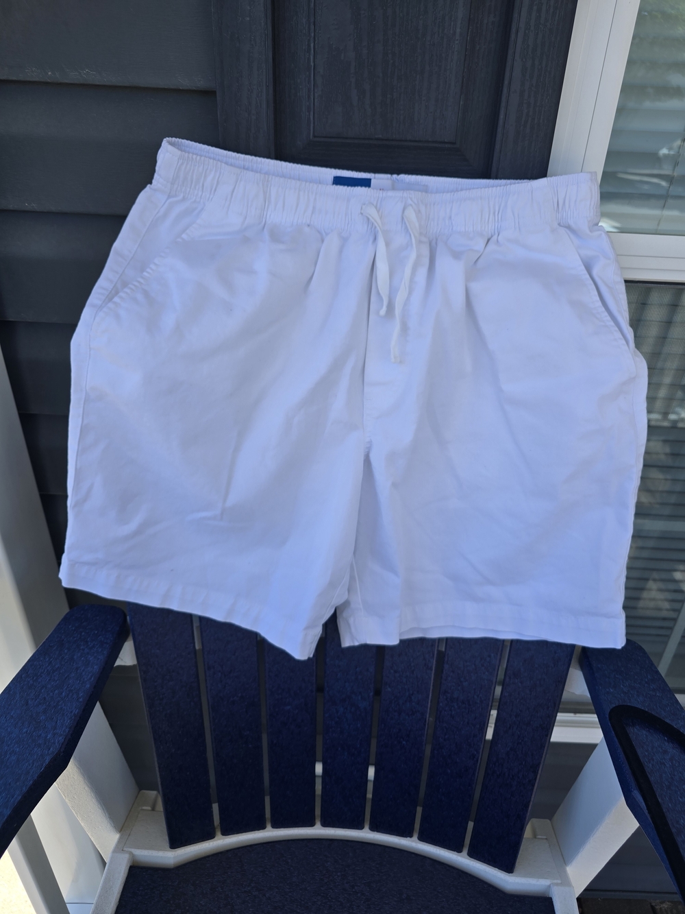 Old Navy White Men's Drawstring Athletic Shorts - M